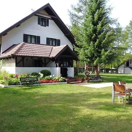 Large And Comfortable With A Garden Semesterbostad Lubiatowo (Pomerania)